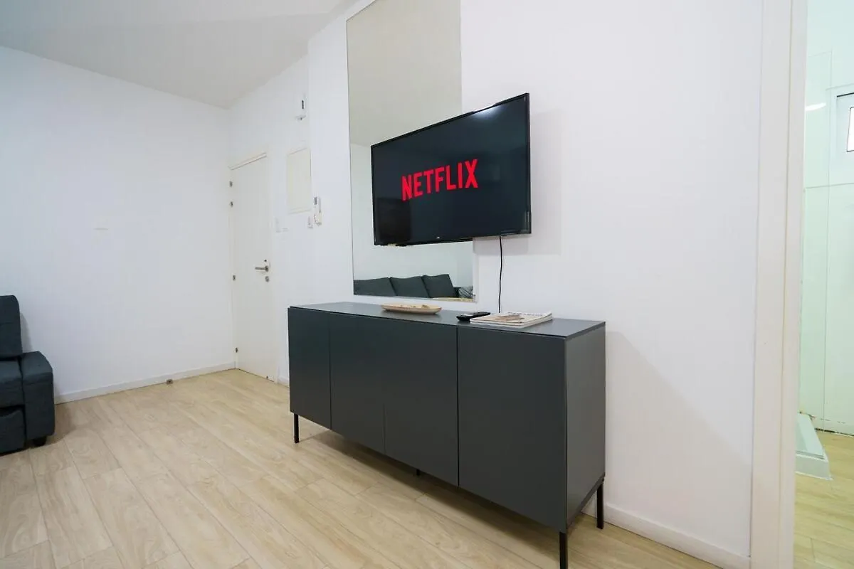 Apartment Kitieos 163 Suite In Finikoudes Larnaca Cyprus