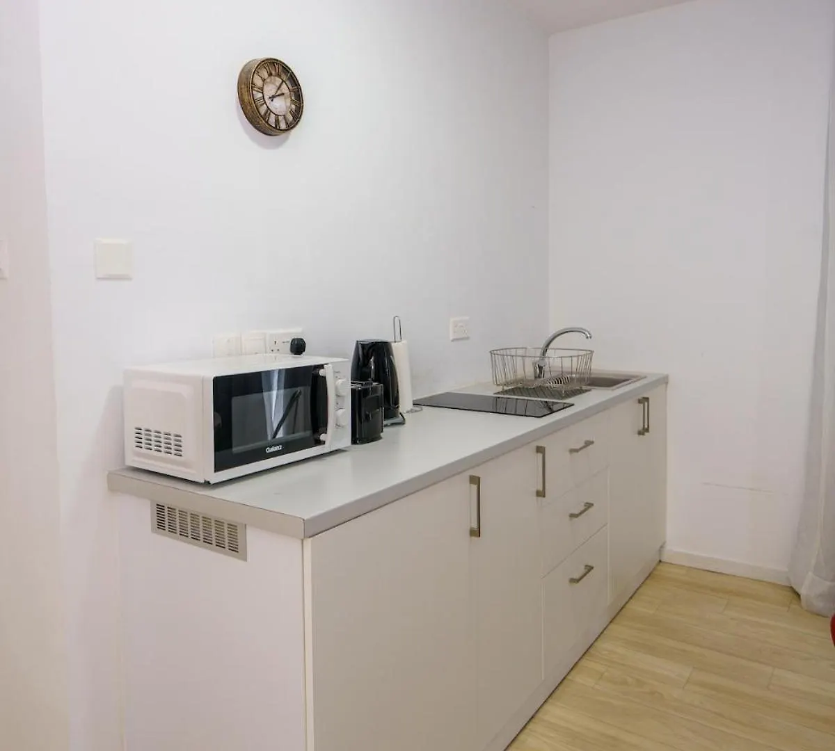 Kitieos 163 Suite In Finikoudes Larnaca