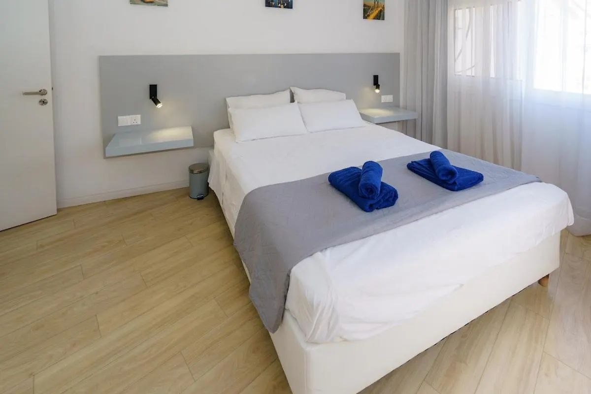 Kitieos 163 Suite In Finikoudes Larnaca